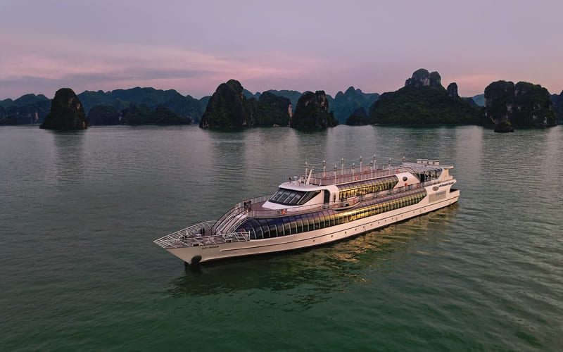 thue-paradise-cruise-to-chuc-gala-dinner-tron-goi-2