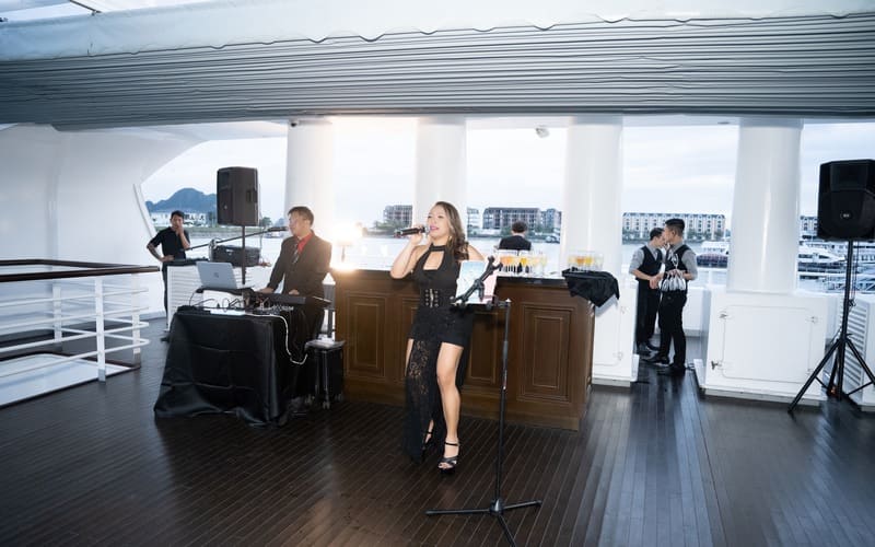 thue-paradise-cruise-to-chuc-gala-dinner-tron-goi-8