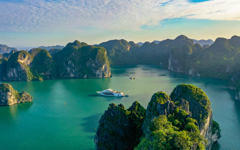 to-chuc-hoi-nghi-khach-hang-tren-du-thuyen-ha-long-4