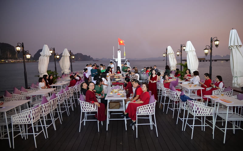 to-chuc-su-kien-du-thuyen-ha-long-tu-thanh-hoa-gala