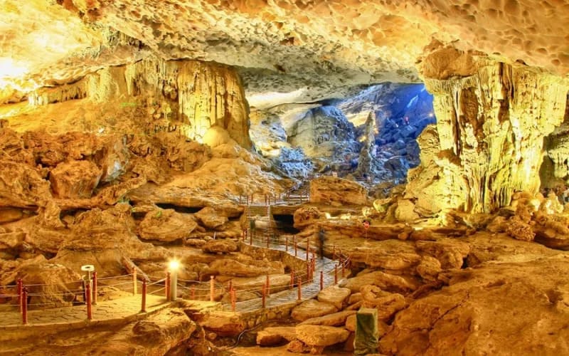 top-dia-diem-check-in-dep-nhat-o-ha-long-ssungsot