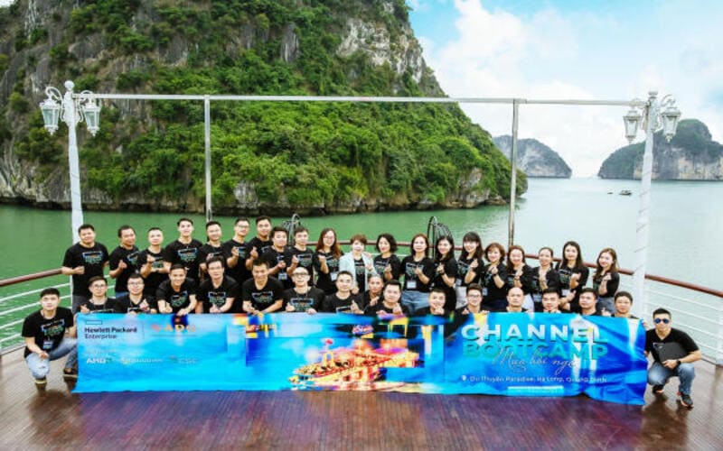 tour-doanh-nghiep-thanh-hoa-di-du-thuyen-ha-long-6