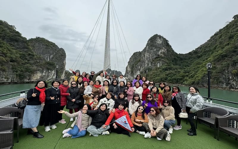 tour-doanh-nghiep-thanh-hoa-di-du-thuyen-ha-long