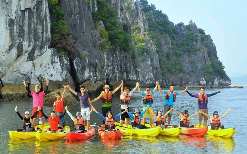 tour-du-thuyen-ha-long-cho-gia-dinh-tu-thanh-hoa-2