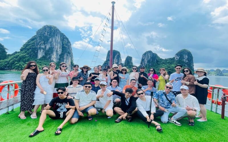 tour-team-building-gala-dinner-ha-long-tron-goi-2