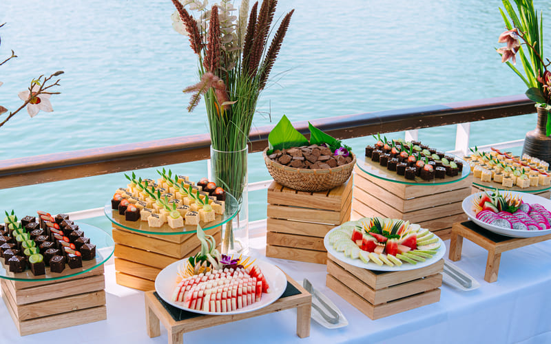 tour-thanh-hoa-di-du-thuyen-ambassador-cruise-ha-long-3