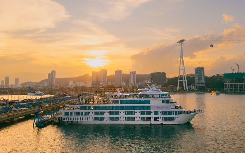 hai-trinh-ha-long-trong-ngay-ambassador-cruise-3 hai-trinh-ha-long-trong-ngay-ambassador-cruise-3