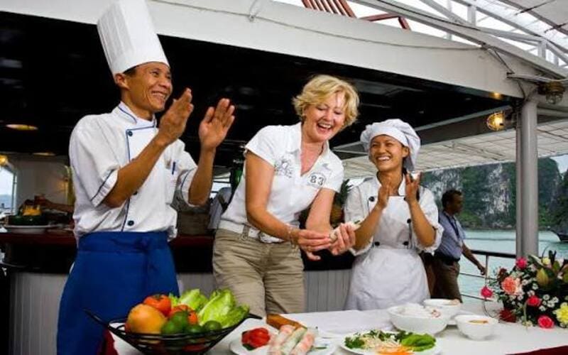 hai-trinh-ha-long-trong-ngay-ambassador-cruise hai-trinh-ha-long-trong-ngay-ambassador-cruise