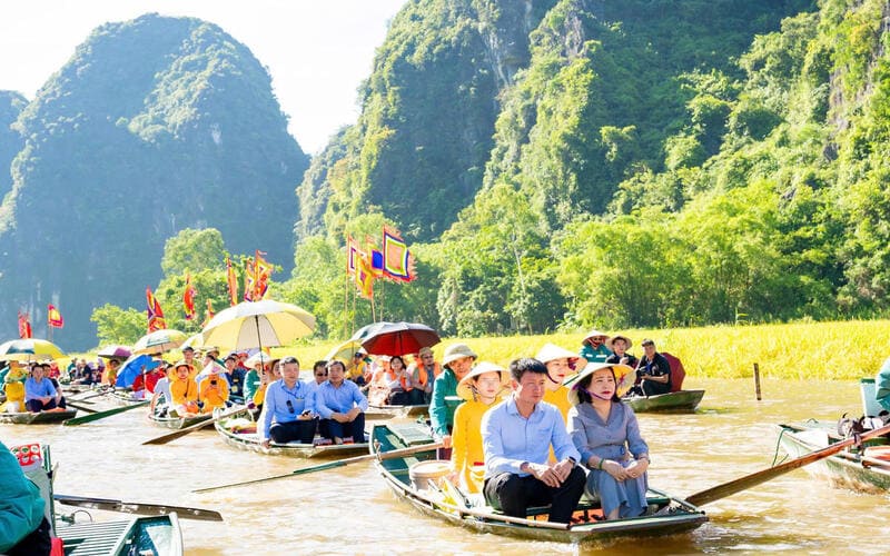 kinh-nghiem-di-trang-an-tam-coc-chi-tiet-lehoi