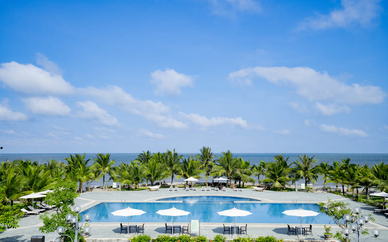 kinh-nghiem-du-lich-bien-hai-tien-chi-tiet -resort
