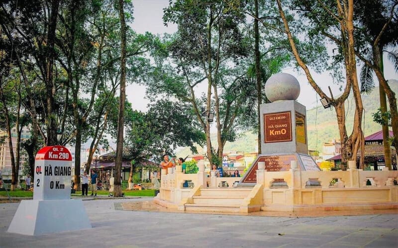 kinh-nghiem-du-lich-ha-giang-tu-tuc-chi-tiet -cotmoc