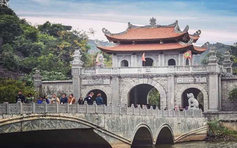 top-dia-diem-du-lich-ninh-binh-dep-nhat-hoalu