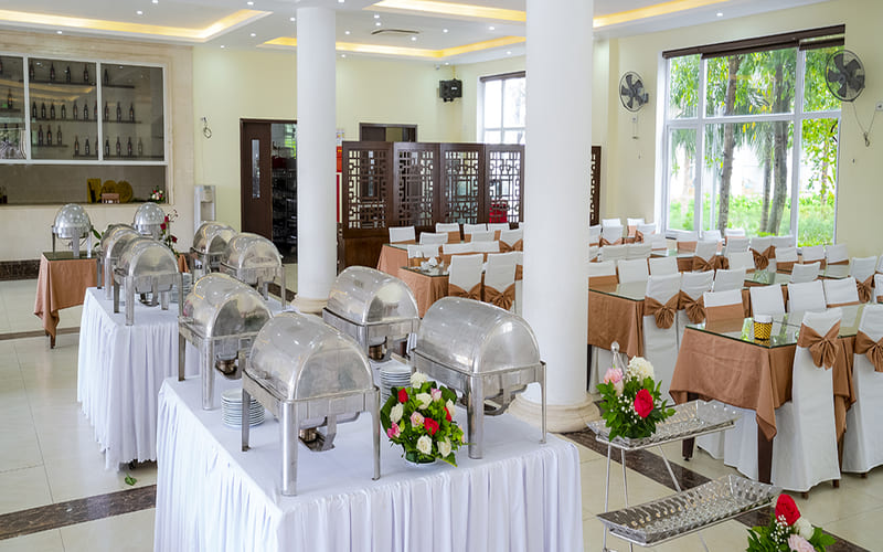 top-nha-hang-hai-san-ngon-o-hai-tien -resort