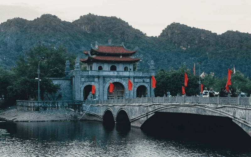 Tour Ninh Bình 2N1Đ Khám Phá Hoa Lư & Thung Nham