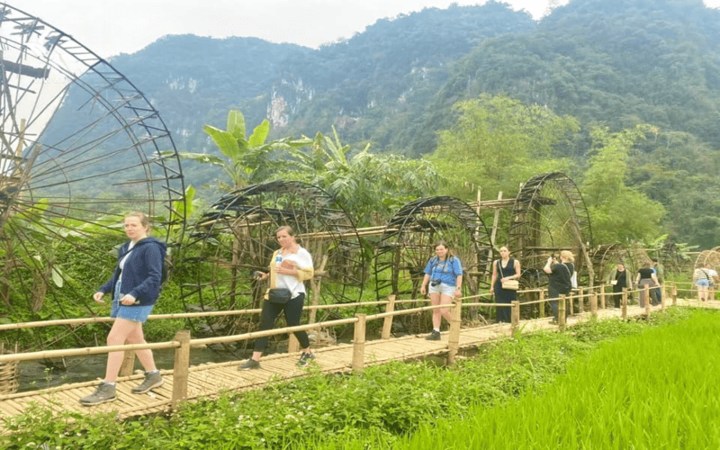 tour-trekking-pu-luong-chinh-phuc-cung-duong-dep